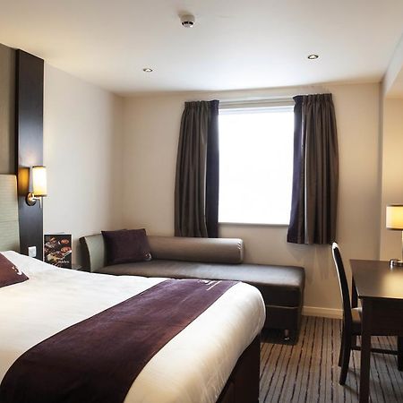 Premier Inn Chester Central - North Kültér fotó